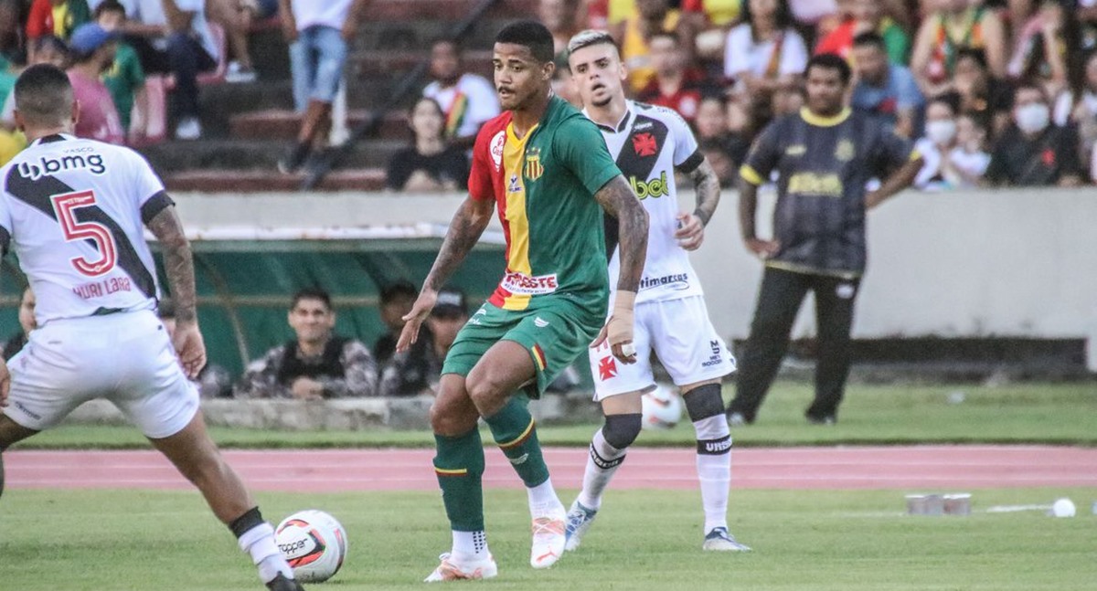 STJD bane atacante por envolvimento em casos de manipulação no futebol