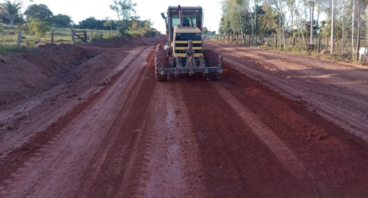 DER trabalha na recuperação de 26 quilômetros de vias primárias na RO-135, em Novo Horizonte