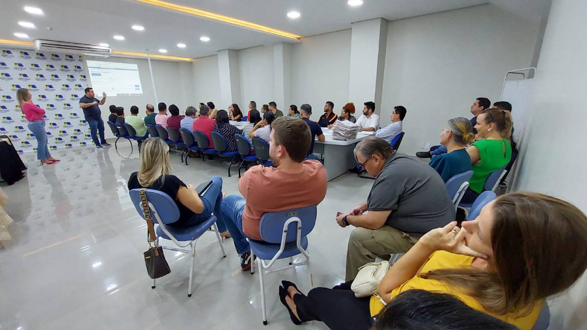 Dentistas da rede municipal são capacitados para melhorar o sistema de informação do paciente