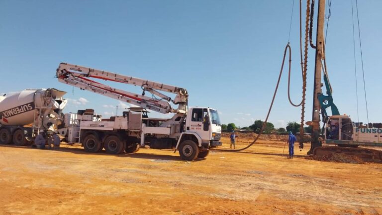 Equipe de Cláudia de Jesus inspeciona obras do HEURO em Porto Velho