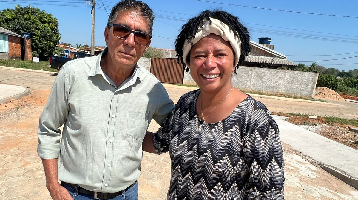 Deputada Sílvia Cristina vistoria obras de bloqueteamento em Nova União e anuncia recurso para estádio - News Rondônia Deputada Sílvia Cristina vistoria obras de bloqueteamento em Nova União e anuncia recurso para estádio - News Rondônia