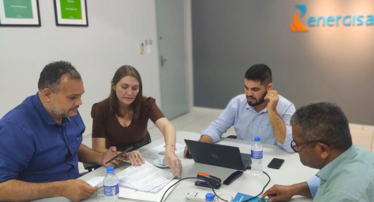 Unidades de saúde em Seringueiras recebem programa de eficiência energética com apoio da deputada Lebrinha