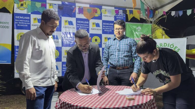 Prefeitura assina termos de parceria para fortalecimento da educação ambiental