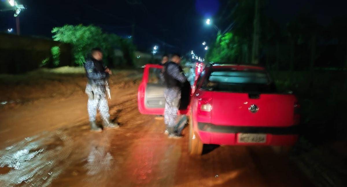 Família é mantida refém de bandidos durante roubo em fazenda