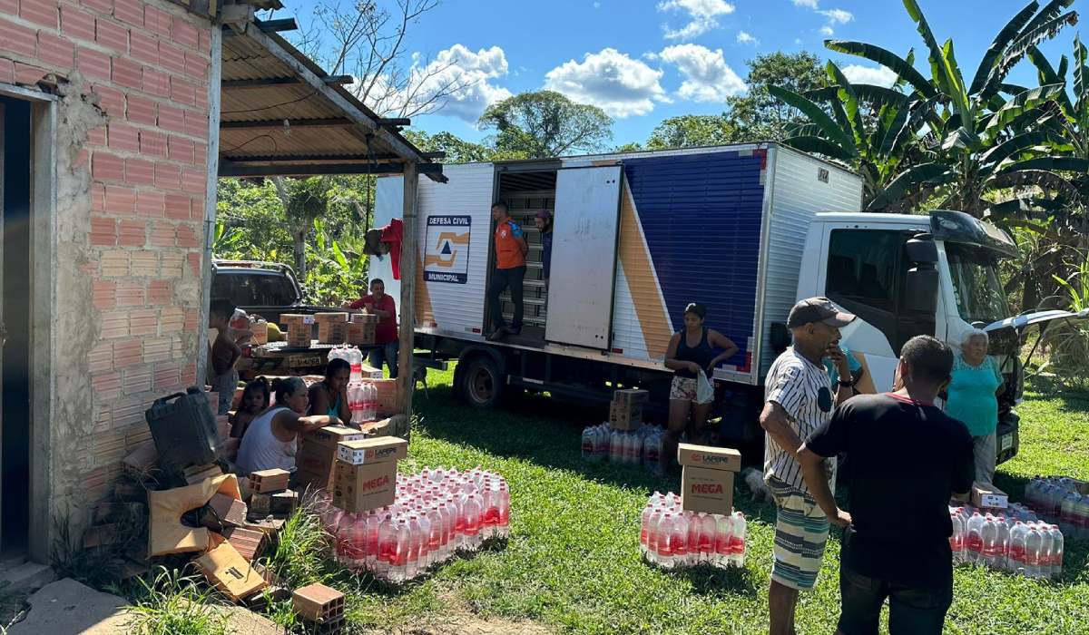Comunidades ribeirinhas recebem água mineral e hipoclorito de sódio - News Rondônia