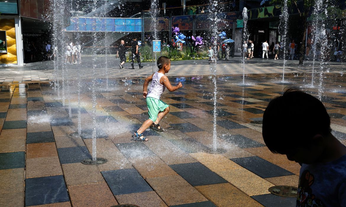 Pequim ferve com alerta vermelho de calor recorde
