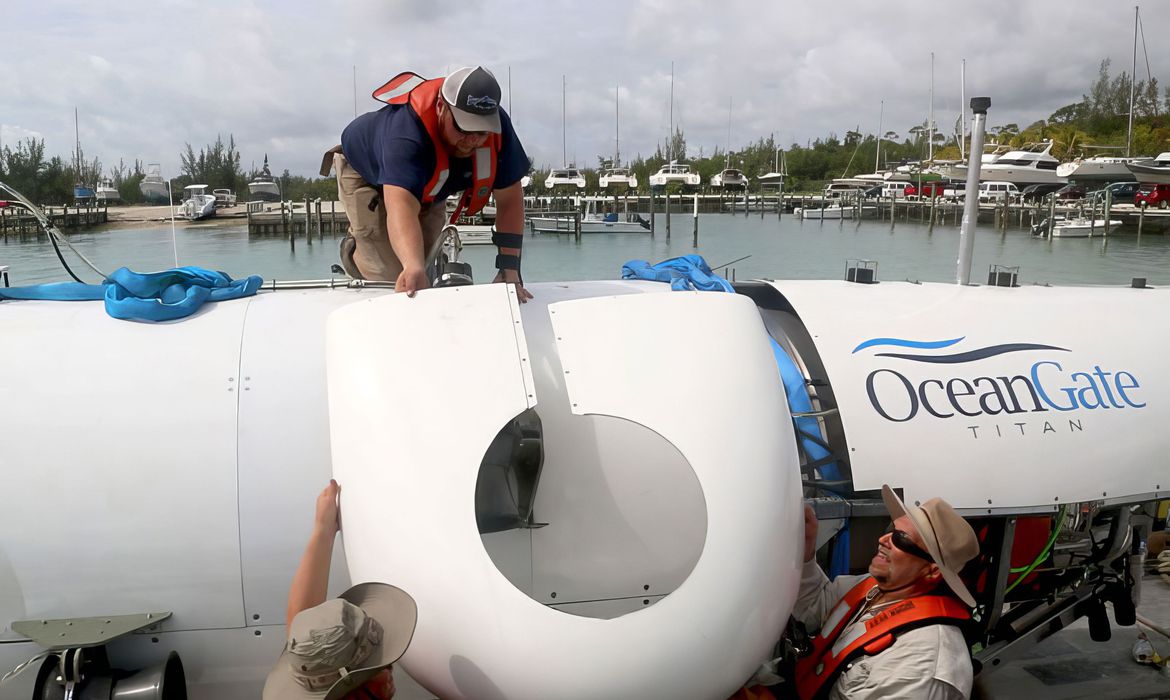 "Ruídos subaquáticos" são captados durante busca por submarino