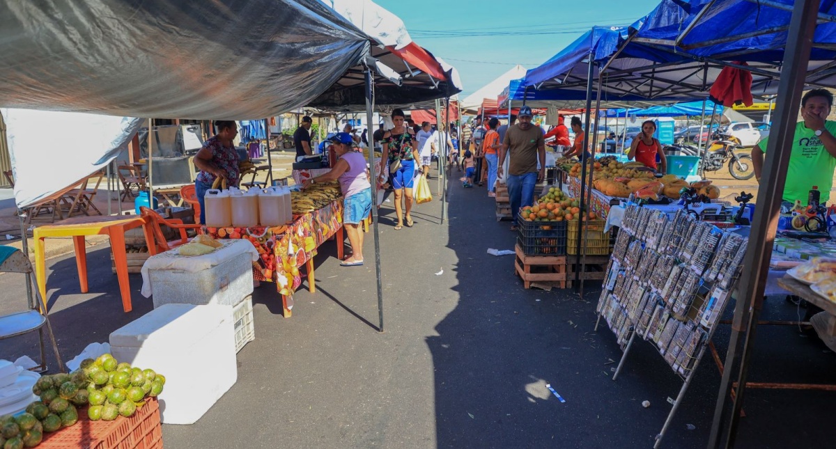 Recapeamento na rua Jacy Paraná aumenta fluxo de clientes em feira livre