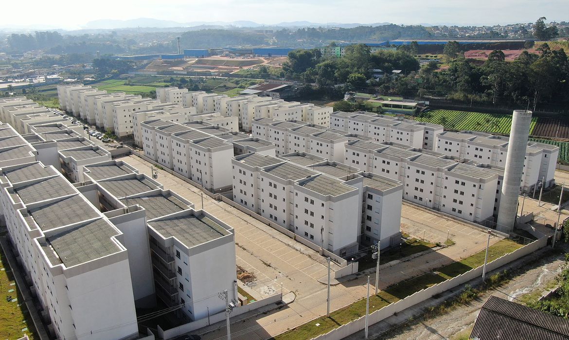 Câmara aprova MP que recria Minha Casa Minha Vida