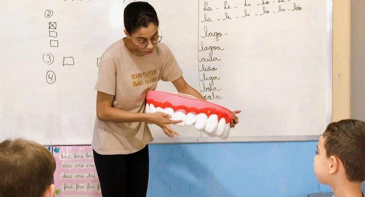 UNINASSAU Cacoal promove orientações de saúde bucal para crianças de Escola Rural