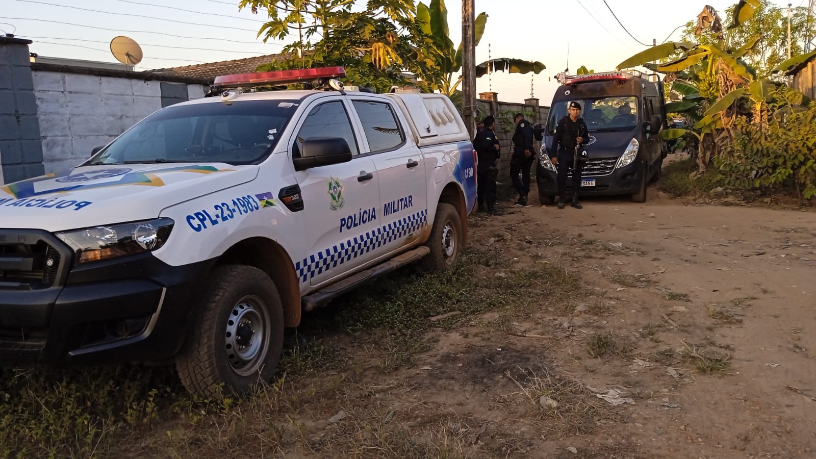 ATUALIZADA: PM estoura boca de fumo e prende bando com drogas, munições e explosivos em beco na zona leste - News Rondônia
