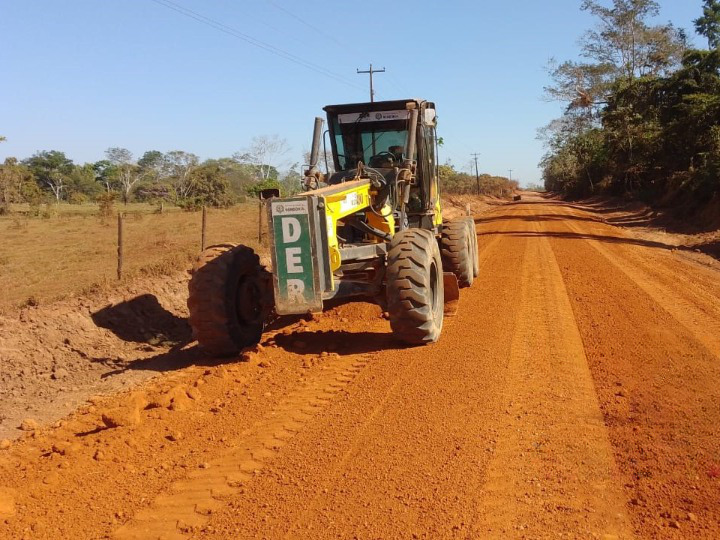 DER recupera 42 quilômetros de rodovia primária entre Alvorada do Oeste e Castanheiras - News Rondônia