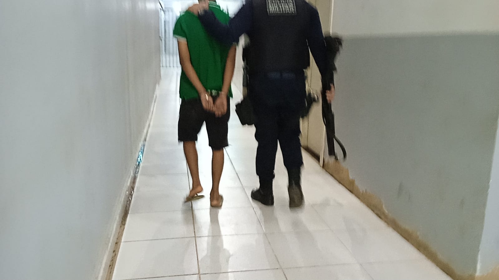 Adolescente venezuelano é flagrado armado próximo ao Porto Velho Shopping