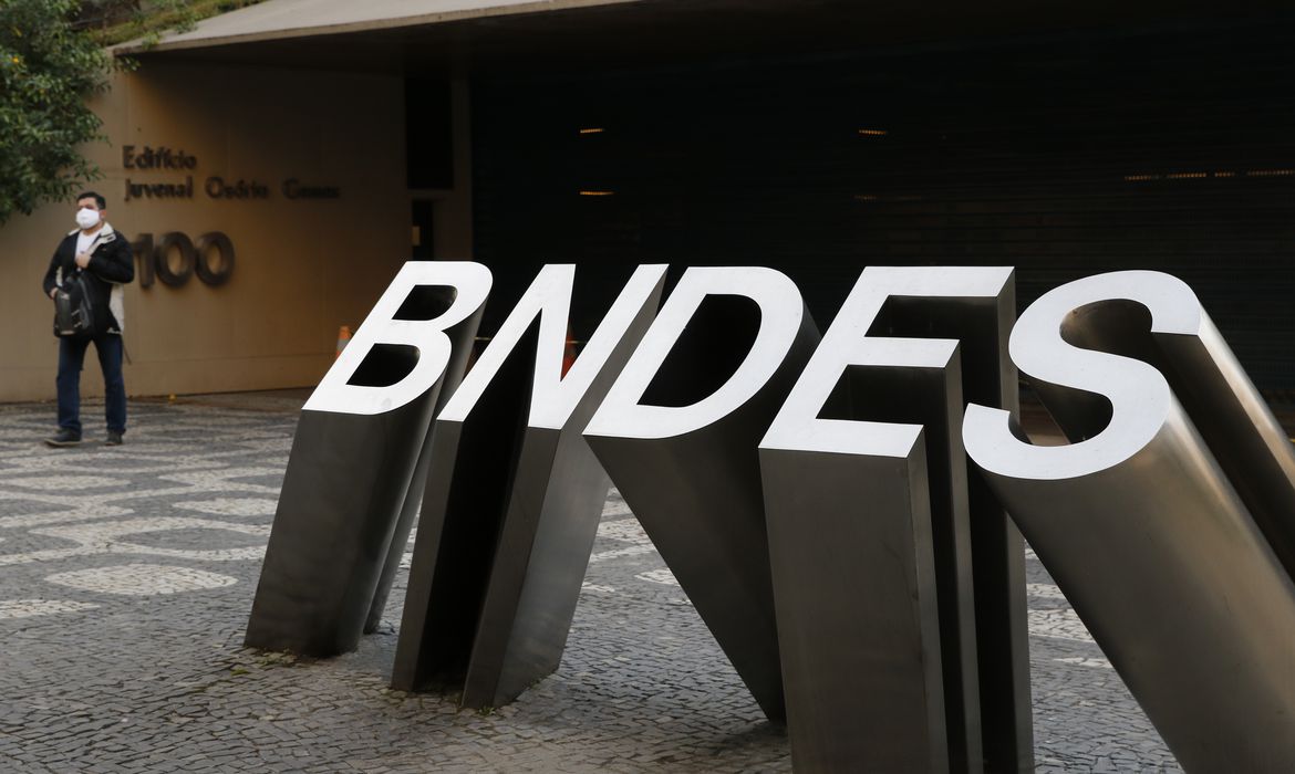 https://agenciabrasil.ebc.com.br/economia/noticia/2023-07/bndes-eleva-investimentos-na-agropecuaria-em-50