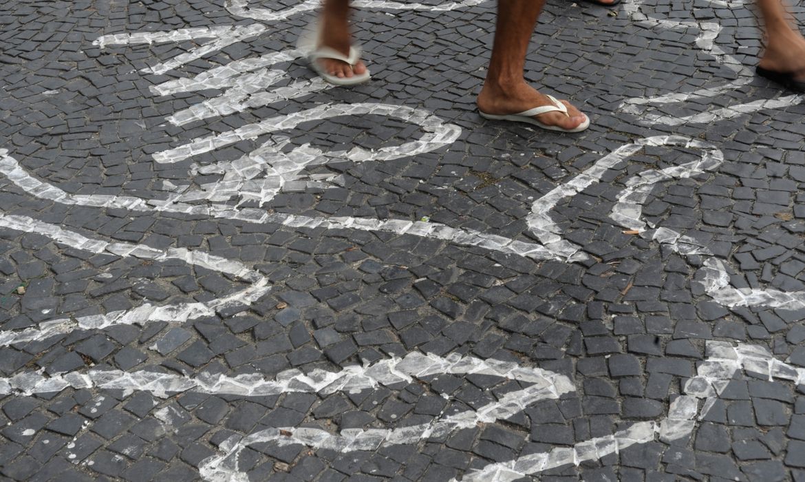 Mortes violentas intencionais no país caem 2,4% em 2022