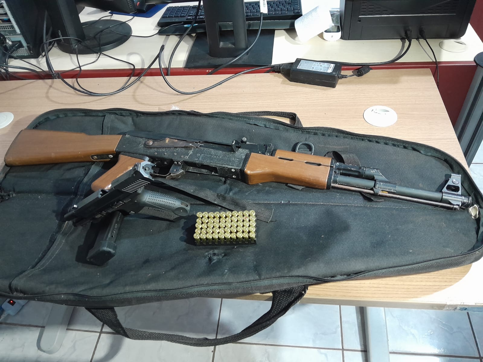 Polícia Civil prende chefe do 'CV' e apreende armas no Orgulho do Madeira - News Rondônia