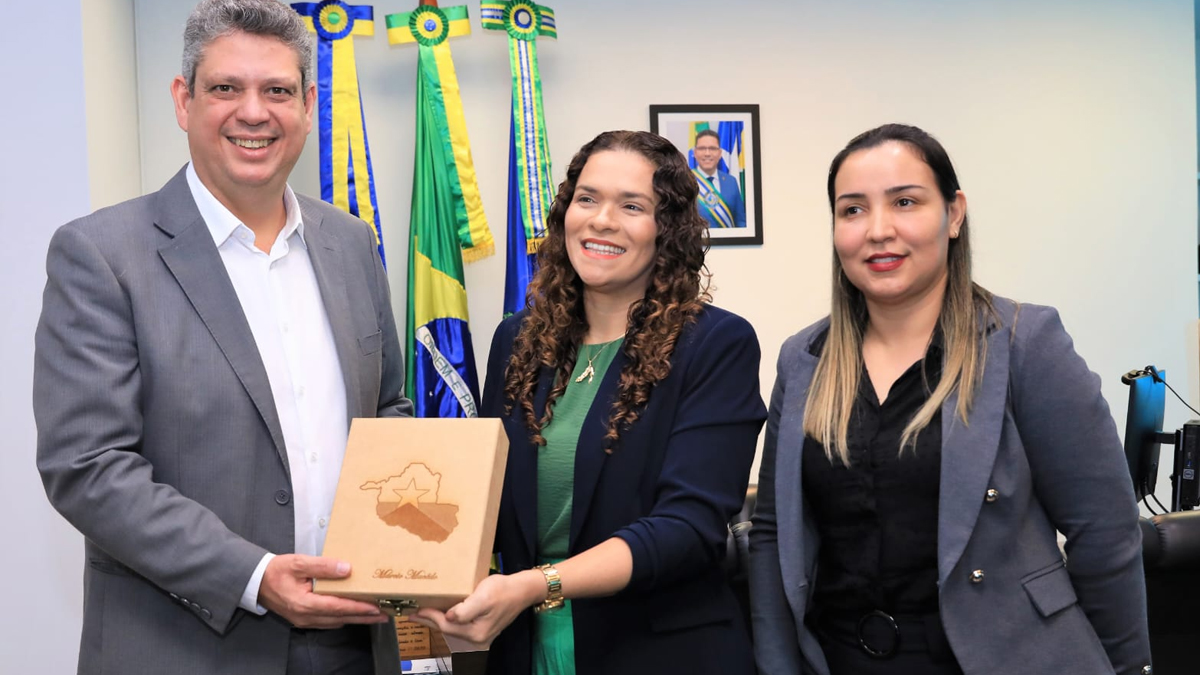 Primeira-dama, Luana Rocha se reúne com ministro de Estado durante visita institucional ao Palácio Rio Madeira, em Porto Velho - News Rondônia