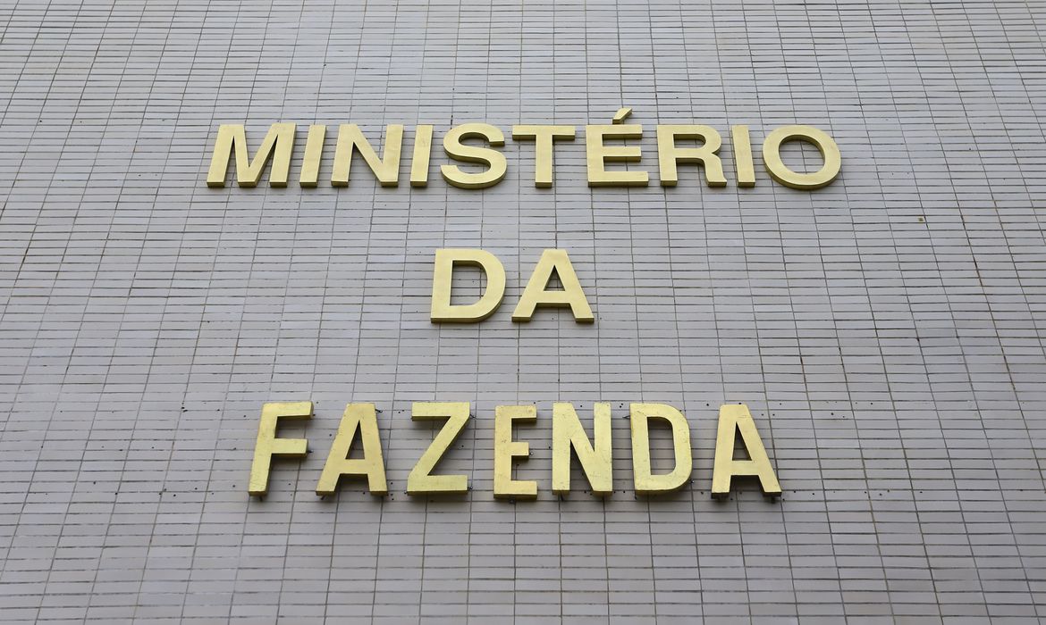 Fazenda elevará projeção de crescimento do PIB para 2,5% a 3%