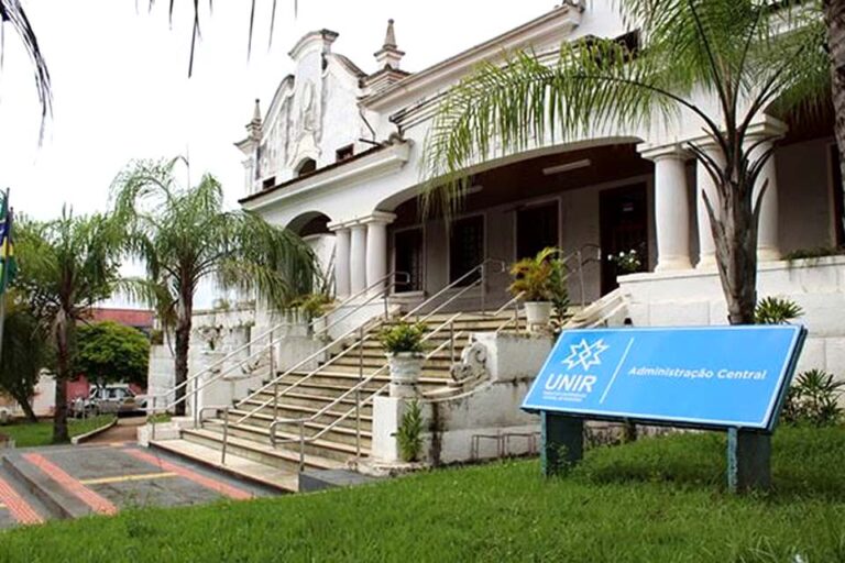 UNIR oferta 52 vagas de mestrado e doutorado em Educação Escolar para profissionais da educação