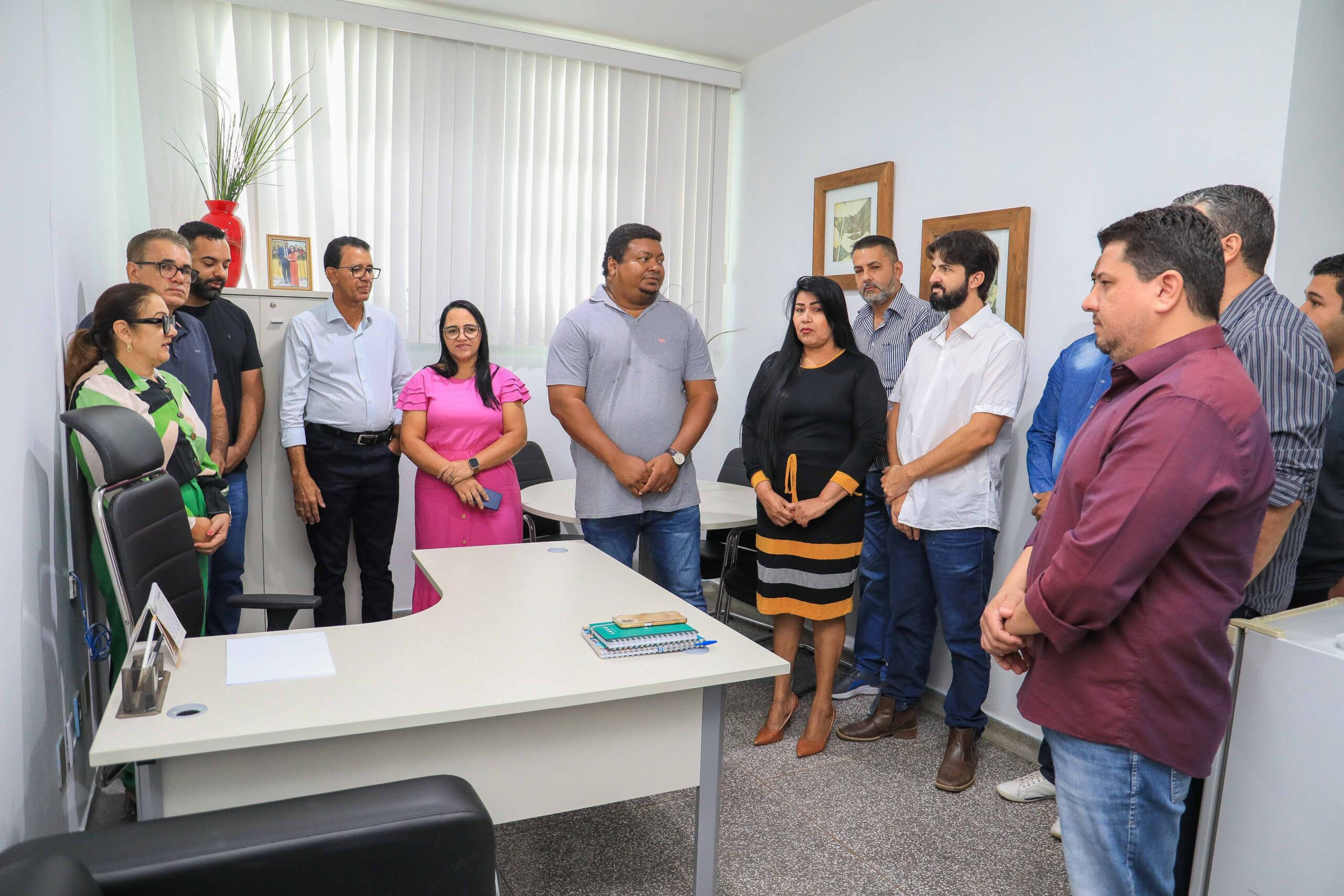 Prefeito instala gabinete para atendimento no Hospital Municipal