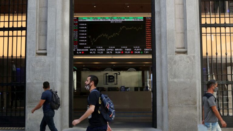 Economia Bolsa volta aos 120 mil pontos e atinge maior nível em um mês