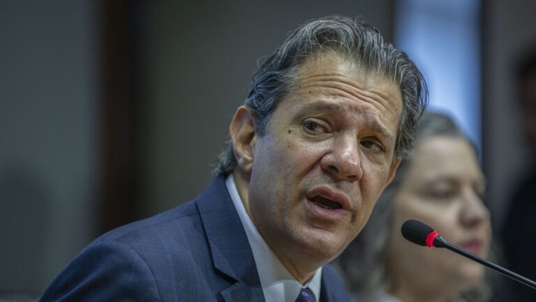 Caminho está pavimentado para queda da Selic, diz Haddad