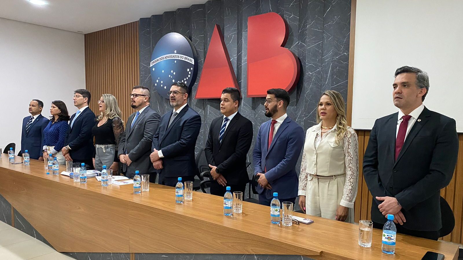 Em solenidade cheia de emoção, mais 40 novos profissionais recebem credencial da OAB em Ariquemes