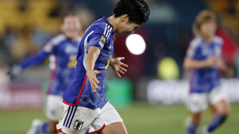 Esportes Japão goleia Espanha e fecha 1ª fase com liderança do Grupo C da Copa