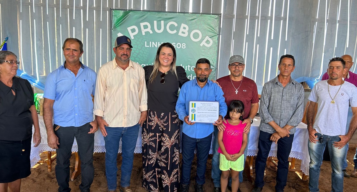 Associação Cristo Bom Pastor é homenageada com Voto de Louvor por Claudia de Jesus em comemoração aos 30 anos de história