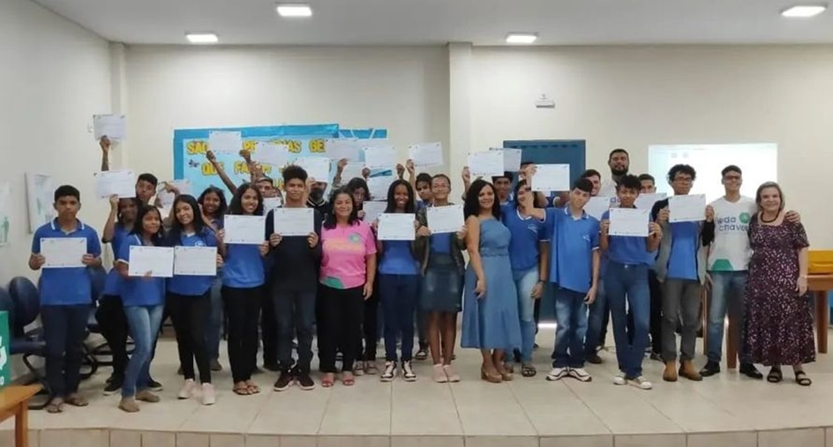 Ieda Chaves incentiva a qualificação profissional com o projeto “Levando o Saber” em Rondônia