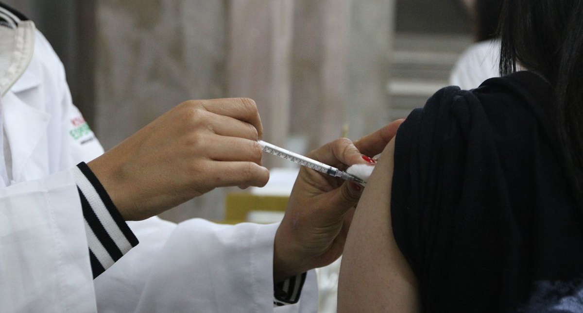 Casos de covid-19 e de gripe estão em queda, aponta boletim da Fiocruz