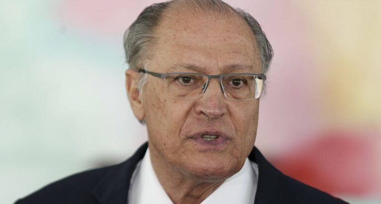Alckmin defende exoneração completa do investimento e exportação