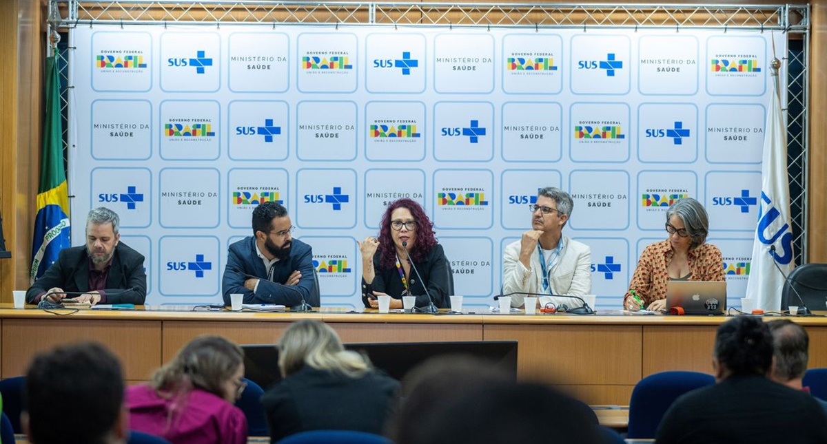 Idealizar masculinidade afeta toda a sociedade, apontam especialistas