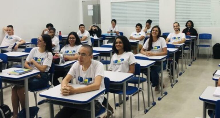 Idep encerra nesta terça-feira inscrições para novos cursos presenciais nos polos Orlando Freire e Flora Calheiros