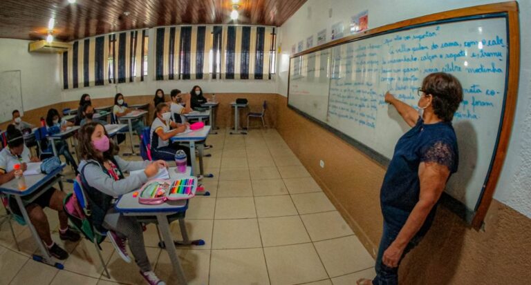 Governo de Rondônia sanciona lei que tem como objetivo valorizar o trabalho dos professores