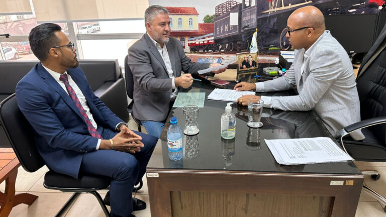 Vereador Everaldo Fogaça e adjunto da SGG visitam TCE/RON para tratar do programa Tchau Poeira - News Rondônia