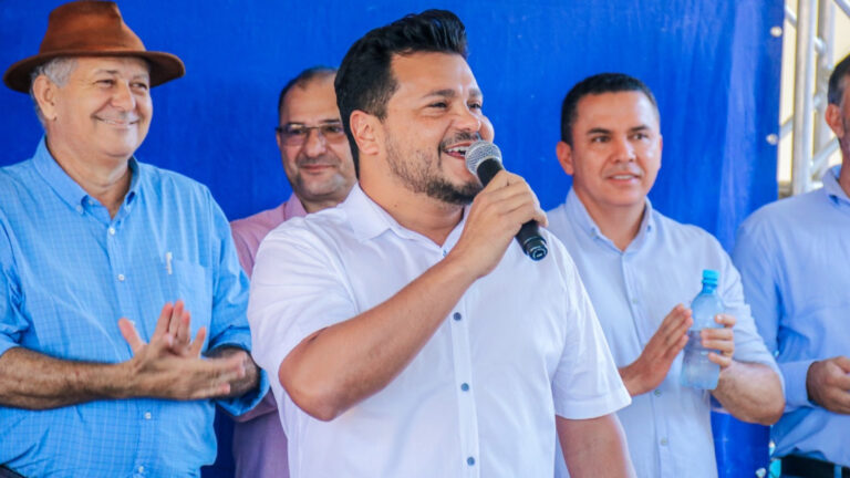 Deputado Marcelo Cruz participa de entrega equipamentos para associações rurais