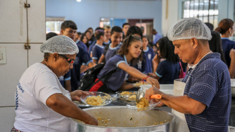 Aberto processo seletivo com 628 vagas para o programa “Amigo Voluntário do Educando”