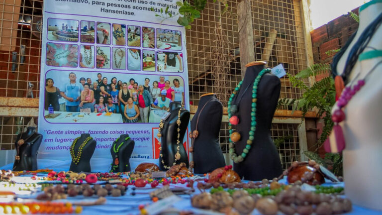 Desfile de biojoias marca o Dia Estadual de Mobilização para Controle da Hanseníase nesta sexta-feira
