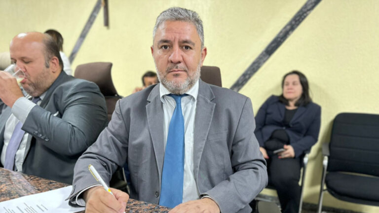 Câmara Municipal aprova concessão do título ao Juiz Adolfo Theodoro Naujorks Neto em reconhecimento a sua atuação exemplar - News Rondônia