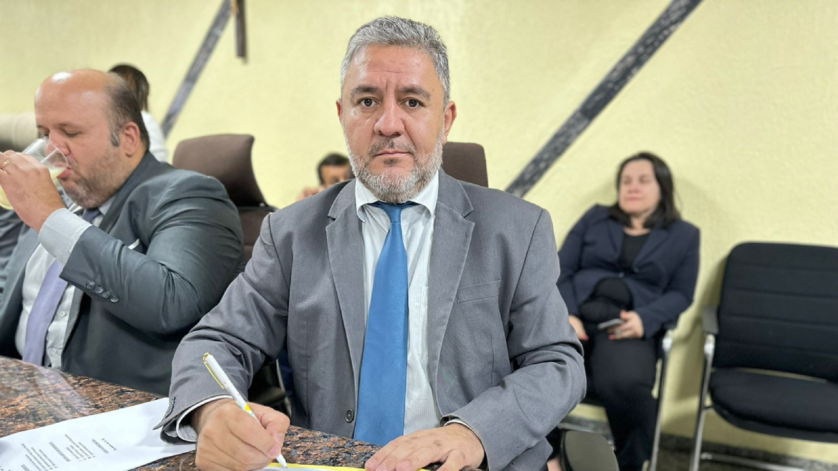 Vereador Everaldo Fogaça solicita caminhão pipa para amenizar a poeira em distrito de Porto Velho - News Rondônia
