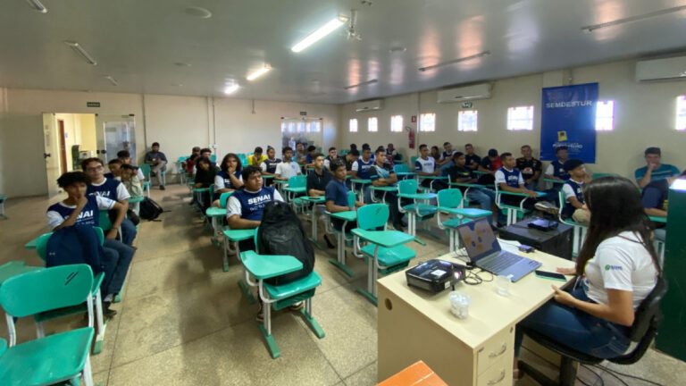 Alunos do Senai recebem oficina de orientação profissional gratuita