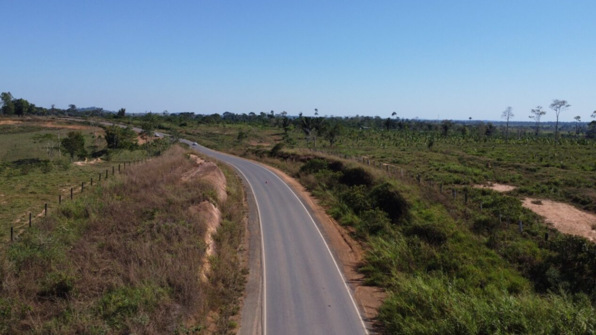 DER avança nas obras de asfaltamento da Rodovia-460 em Buritis