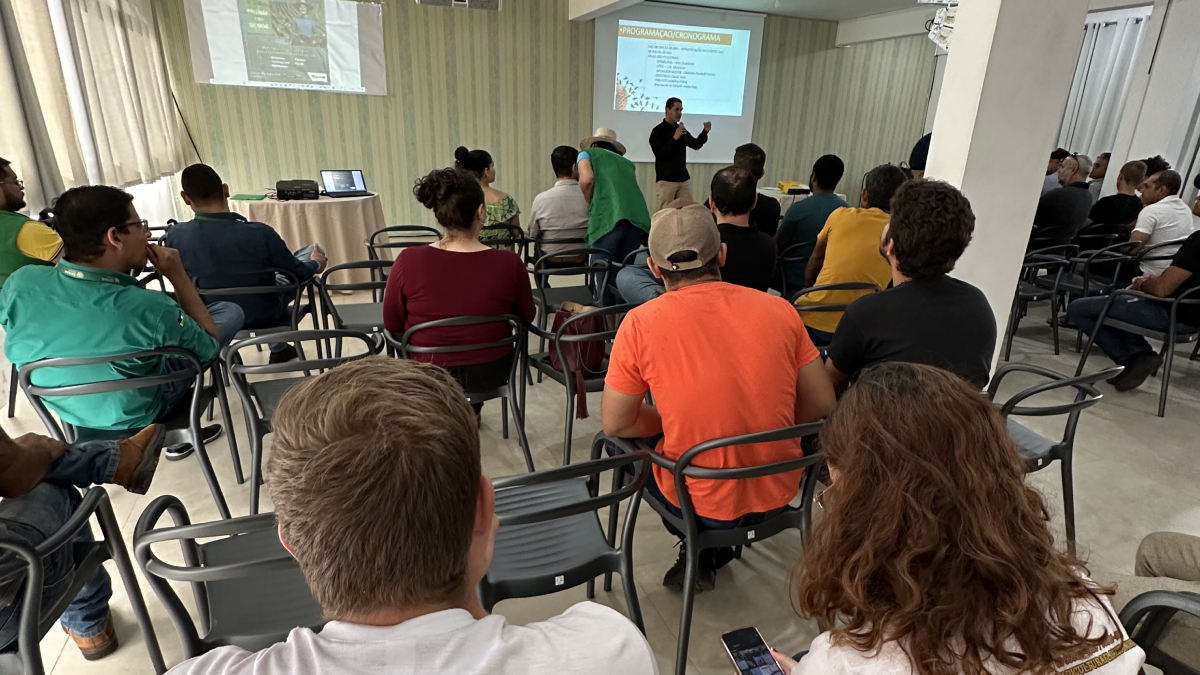 Deputado Cássio Gois destaca a importância da apicultura para o ecossistema e anuncia parceria em encontro de apicultores em Cacoal - News Rondônia Deputado Cássio Gois destaca a importância da apicultura para o ecossistema e anuncia parceria em encontro de apicultores em Cacoal