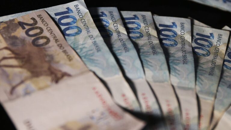 Receita abre consulta para 3º lote de restituição do Imposto de Renda