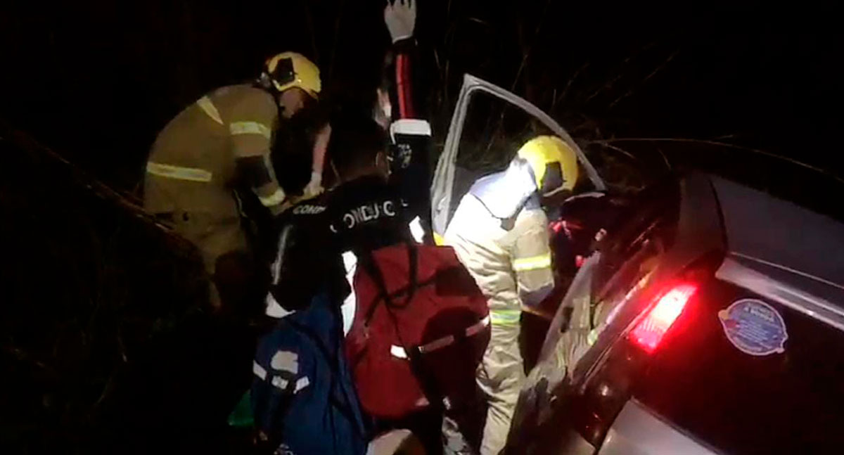 Grave Acidente na BR-364: carro cai em ribanceira após colisão na capital - News Rondônia
