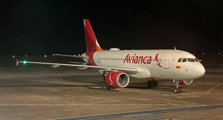 Tripulante da Avianca passa mal e voo é desviado para Rio Branco - News Rondônia