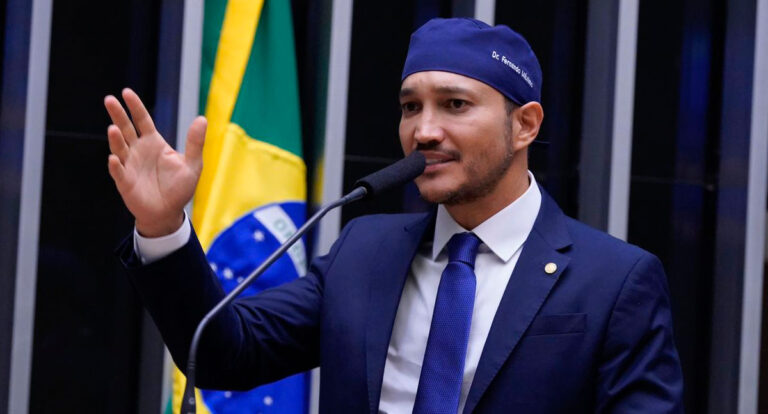 Fernando Máximo é contra o encerramento das escolas cívico-militares - News Rondônia