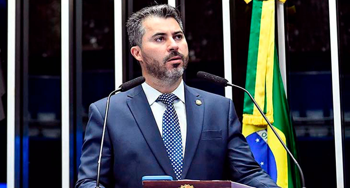 Apenas um senador rondoniense assina projeto de Flávio Bolsonaro que susta decreto de Lula sobre armas - News Rondônia