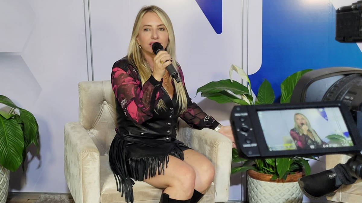 Ieda Chaves prestigia Expovel e destaca o espaço de encontro e entretenimento à população - News Rondônia